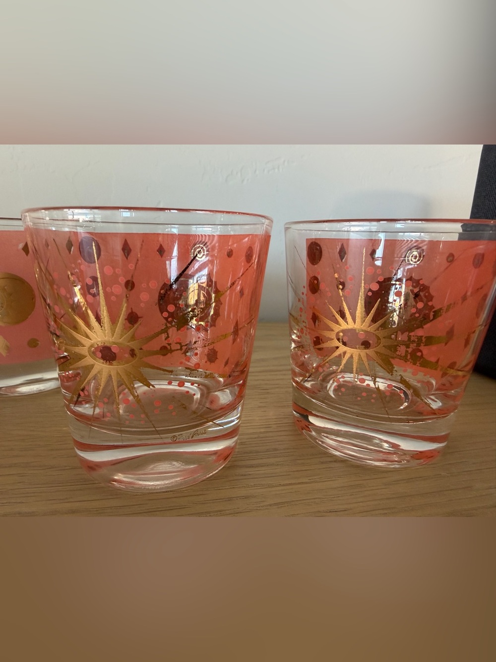 Gold Motif mid century Coral Shot Glass Set - Picture 6 of 7